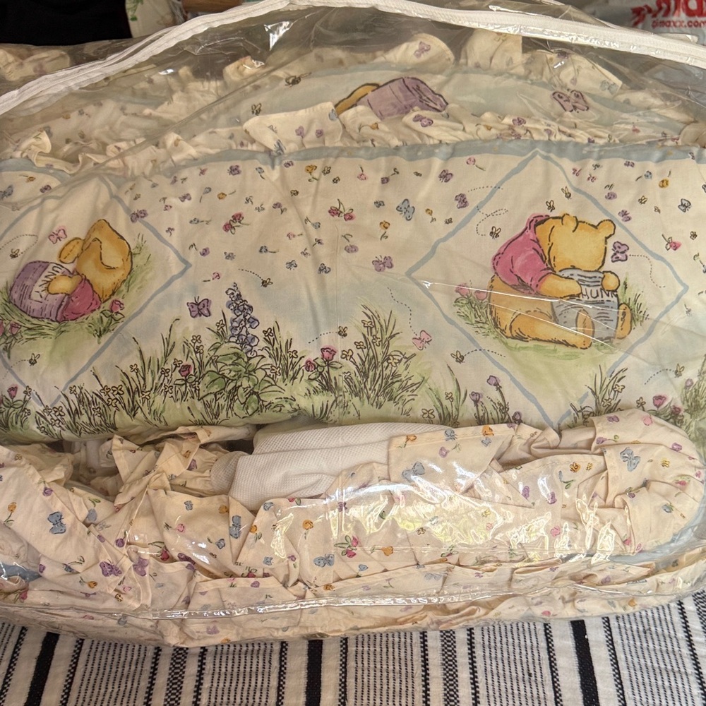 VINTAGE Winnie the Pooh Cream Baby Bedding Comforter
